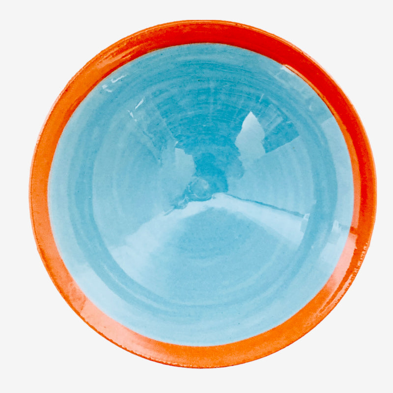 kleine Keramikschüssel innen türkis außen braun leicht abgeflacht Bild von oben